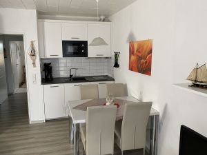Spülmaschine, Gefrierfach u. Mikrowelle inklusive! - Bild 8: Norddeich EG-Ferienwohnung bis 3 Personen und Hund WLAN strandnah