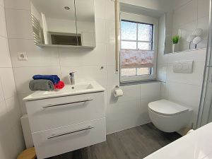 Bild 10: Norddeich Ferienwohnung "Jolle" bis 4 Personen+Hund 2 Schlafzimmer WLAN