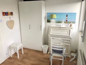 Kleiderschrank ud Sekretär - Bild 12: Charmantes Ferienhaus "Beveland Cottage", privater Garten, am Veerse Meer