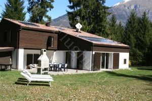 Ferienhaus Villa NINI mit eingezäunten GArten und privatem Swimmingpool Hunde willkommen - Bild 3: Villa Nini mit eingez. Garten, Pool am Ledrosee für Urlaub mit dem Hund