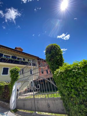 schöner komplett eingezäunter Garten zur alleinigen Nutzung - Bild 3: hundefreundliche Fewo Nina mit eigenem eingez. Garten+Pool am Ledrosee