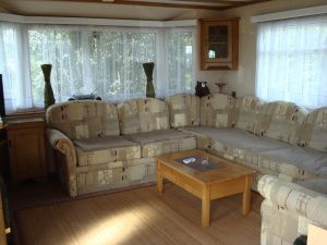 ... mit unserem riesigen, sehr beliebten Sofa - Bild 1: Häuschen "Sunshine Cottage" für max. 3 Pers. - Ostsee mit Hund - strandnah