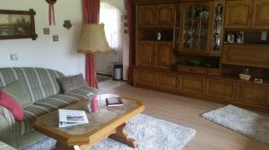 Für gemütliche Stunden
Die Wohnung wurde in allen Wohnbereichen im Jahr 2016 mit neuem, hochwertigen Vinylparkettboden und neuen Teppichen ausgestattet - Bild 9: Ferienwohnung "Renate" im Feriendorf "Am Hohen Bogen" im Luftkurort Arrach