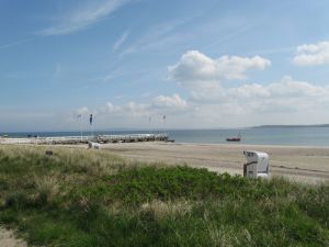 Strand um die Ecke Der Hohwachter Sandstrand liegt direkt vor Ihrer Haustür. - Bild 4: Großzügige Ferienwohnung mit Meerblick und Infrarotsauna in Hohwacht