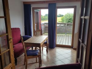 Wintergarten mit Tisch für gemütliche Mahlzeiten - Bild 6: Ostseeurlaub mit Hund