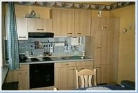 Komplett ausgestatte Küche mit Kühlschrank, Backofen, Mikrowelle, Toaster, Eierkocher, Wasserkocher. - Bild 1: FeWo Rübennest 3b Obergeschoss für 4 Personen, Hunde willkommen