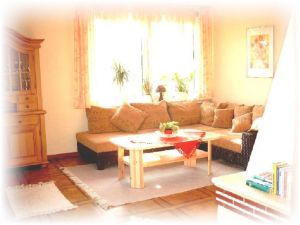 Unsere Wohnung ist mit allem Komfort und sehr gemütlich eingerichtet damit Sie sich bei uns wie zu Hause fühlen. - Bild 3: Ferienhaus Seeblick im Nordsee-Bad Dangast direkt beim Strand mit Hund