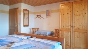 Bild 2: komfortable Fewo, "Fürbüüni", DG 4 Pers., Balkon, 2 DZ, 2 DU/WC, w-lan