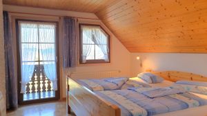 Bild 4: komfortable Fewo, "Fürbüüni", DG 4 Pers., Balkon, 2 DZ, 2 DU/WC, w-lan