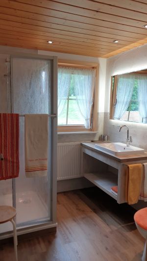 Bild 14: komfortable Fewo, "Fürbüüni", DG 4 Pers., Balkon, 2 DZ, 2 DU/WC, w-lan