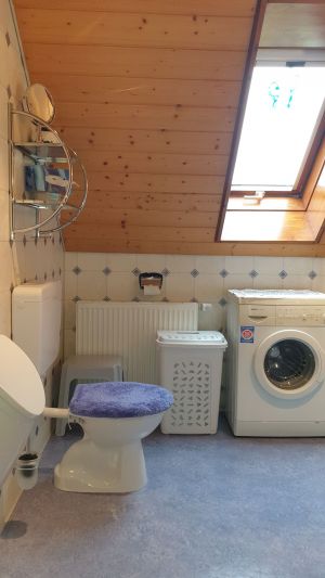 Bild 16: komfortable Fewo, "Fürbüüni", DG 4 Pers., Balkon, 2 DZ, 2 DU/WC, w-lan