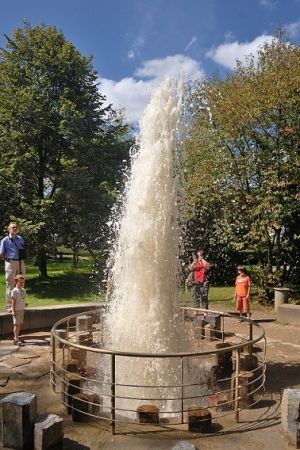 Ein tolles Erlebnis für Groß und Klein, wenn alle 20 Minuten aus der Erde der Wallende-Born sich entfaltet. - Bild 14: Eifel-Mosel ***Ferienwohnung Alte Schmiede I