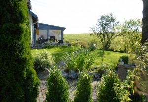 Außenansicht mit Blick von Sauna. - Bild 15: Ferienhaus Allgäuperle, Perle in malerischer Landschaft des Allgäus