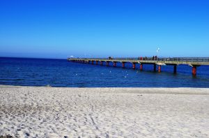 Zurück geht es an der Seebrücke vorbei - Bild 22: Hundefreundliches Ferienhaus im schönen Ostseebad Prerow