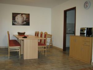 direkt neben der Küche - Bild 7: Ferienwohnung EifelNatur 1 - großzügige und komfortable FeWo nmit Terrasse