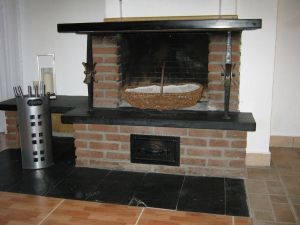 Mit Kamin - Bild 5: Ferienwohnung EifelNatur 1 - großzügige und komfortable FeWo nmit Terrasse