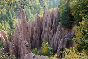 gut zu erwandern sind die Erdpyramiden, die absolut sehenswert sind. - Bild 7: entzückendes Domizil mit eigenem eingezäunem Garten in Südtirol