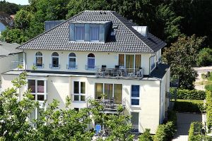 Appartementhaus "Möwe" 300 m zum Strand.
3 Unterkünfte im Haus Möwe, siehe auch Homepage. - Bild 1: Rügen, strandnahe Ferienwohnung in Sellin 300 m zum Strand bis 3 Pers.