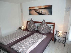 mit Blick auf den alten Deich. - Bild 6: Ferienhaus mit Hund, zwischen Büsum u. St. Peter, Sauna, Kamin, WLAN