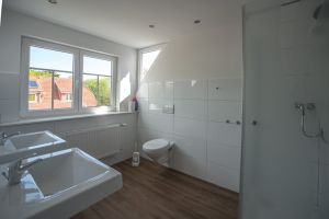 WC, Dusche, 2 Waschbecken - Bild 3: Die 5***** kleine Villa für bis maximal 5 Personen mit Sauna