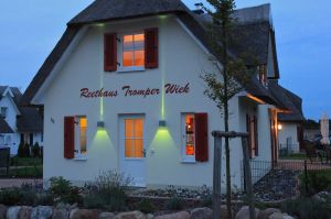 Bild 2: Reethaus Tromper Wiek, WallBox, umzäuntes Grundstück, inkl. Nebenk./Wlan