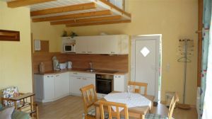 Backofen, Ceranfeld, Mikrowelle - fast alle wichtigen Küchenutensilien
sind vorhanden, - Bild 3: Steuerbord-Haus strandnaher Hundeurlaub im ruhig gelegenen Ferienhaus