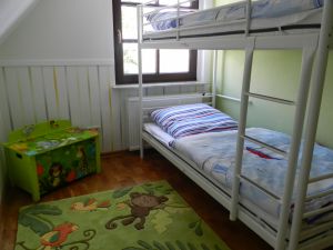 Für Kinder ideal mit gefüllter Spielkiste. - Bild 10: 4-Sterne Ferienhaus "Ostseetraum" in Zudar auf Rügen, bis zu 9 Personen