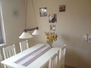 Bekochen Sie sich in voll eingerichteter Küche mit allem was Urlaub angenehmer macht. - Bild 6: 4-Sterne Ferienhaus "Ostseetraum" in Zudar auf Rügen, bis zu 9 Personen