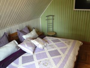 Kuscheln Sie sich ein in Komfortbetten. - Bild 9: 4-Sterne Ferienhaus "Ostseetraum" in Zudar auf Rügen, bis zu 9 Personen