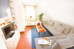 Bild 1: B49 Urlaub auf Rügen mit dem Ostseestrand fast vor der Haustür, 2 SZ