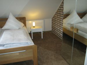 Bild 9: Ferienwohnung EifelNatur 3 - gemütliche Dachgeschosswohnung mit Balkon