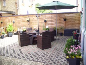 Gemütliche Sitzgruppe mit Grill - Bild 19: Ferienwohnung BAUER Thale / Harz