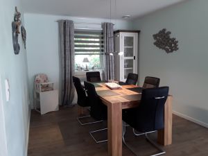 Ein Kinderhochstuhl steht im Haus bereit - Bild 3: Ferienhaus Windrose Fehmarn OT Puttgarden