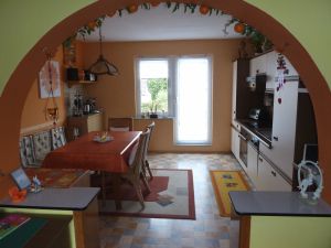 komplett ausgestattete Küche - Bild 1: Ferienwohnung Feenhaus Erholung u. Entspannung im Hunsrück mit Hund