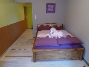 erholsames Schlafzimmer - Bild 3: Ferienwohnung Feenhaus Erholung u. Entspannung im Hunsrück mit Hund