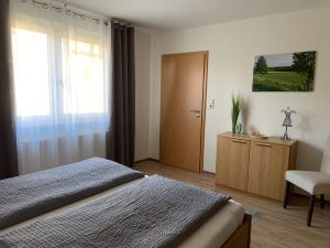 unsere Bettwäsche ist immer aus Baumwolle, wir verwenden keine Mikrofaser. - Bild 14: Tolles vier Sterne und vier Pfoten Ferienhaus im Hunsrück, Hunde willkommen