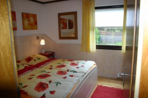 Bild 14: Idyll. Ferienhaus EifelNest & uneinsehb. Sonnenterrasse mit Fernblick