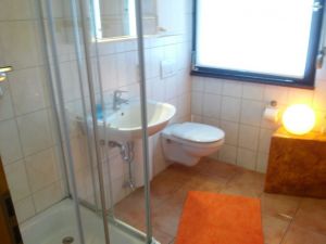 Bild 17: Idyll. Ferienhaus EifelNest & uneinsehb. Sonnenterrasse mit Fernblick