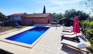 Bild 7: Ferienhaus Sabina mit zwei Ferienwohnungen und Pool