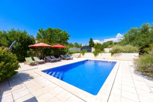 Bild 7: Ferienhaus Sabina mit zwei Ferienwohnungen und Pool