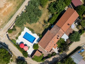 Bild 43: Ferienhaus Sabina mit zwei Ferienwohnungen und Pool