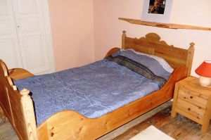 Wer es enger möchte: hier ist das Bett für zwei Personen, im Notfall geht es auch für eine. - Bild 8: Ferienhaus Cá Árbul (Valle Cannobina in Italien/Lago Maggiore)