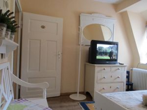 mit wunderschönen Ausblick in das ROTHAARGEBIRGE. - Bild 11: FEWO am FLuss m. Bergblick & Balkon & Wiese, W-LAN, 2 Bäder, 2 Hunde gratis