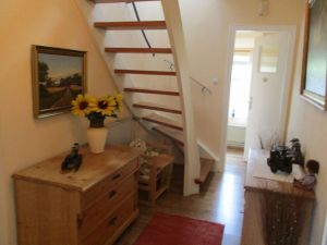 Liebevoll renoviert mit antiken Möbeln im LANDHAUSSTIL. - Bild 5: FEWO am FLuss m. Bergblick & Balkon & Wiese, W-LAN, 2 Bäder, 2 Hunde gratis