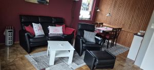 Essecke für ein gemütliches Essen oder tolle Spieleabende - Bild 9: Nordsee Ferienhaus Dornumersiel strandnah - Hund willkommen - WLAN