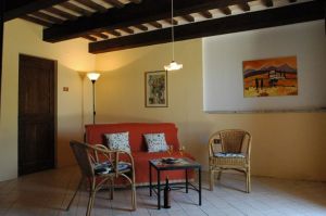 Das Sofa ist ausziehbar und bietet zwei weiteren Personen Platz. - Bild 4: Casa Lucia: Ferienwhg Mittelitalien / meernah / familien- + hundefreundlich