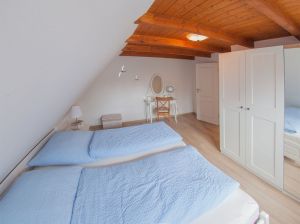 reichlich Stauraum für Kleidung und Gepäck - Bild 8: Ferienhaus Strandperle im Nordseebad Dangast, 95 qm bis 6 Personen und Hund