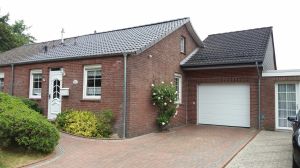 Wohnen wie im eigenen Haus! - Bild 1: Ferienhaus "Kristina" an der ostfriesischen Nordseeküste - Hunde erlaubt