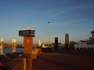 Von hier können Sie zu Tagesausflügen auf die Inseln Norderney und Juist
starten. - Bild 12: Ferienhaus "Friederike" an der Nordseeküste - ebenerdig - Hunde erlaubt