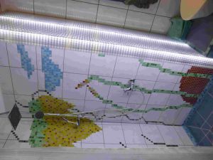 Dusche mit Farbmosaik und Wandpaneelbeleuchtung - Bild 9: Ferienzimmer im schönsten Tal der Oberlausitz, in der Cunewalder Obermühle